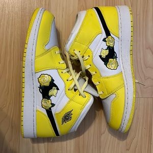 Air Jordan 1 (mids Yellow Dynamics)
